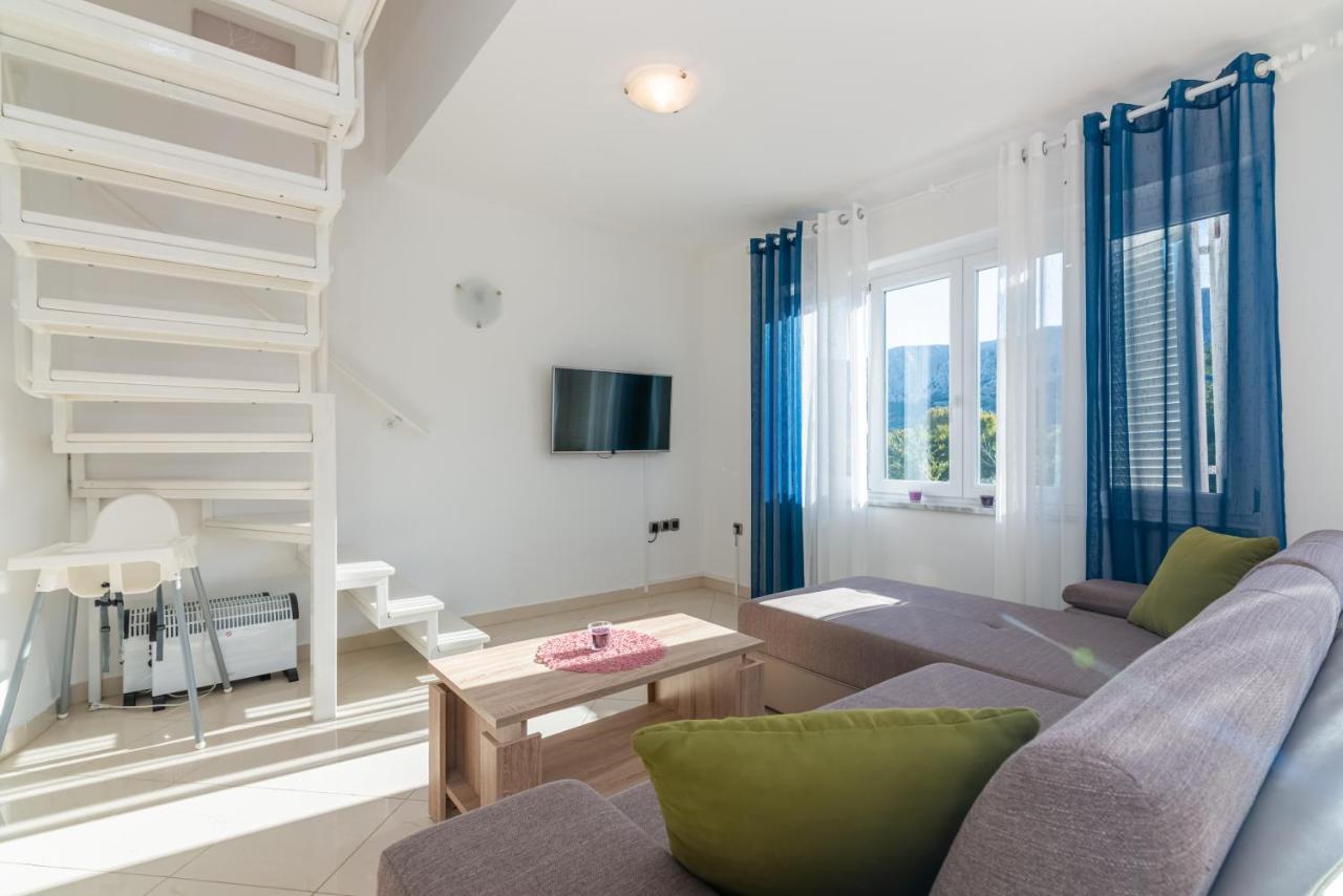 Apartment Mimoza 6, Baska, Krk Bagian luar foto