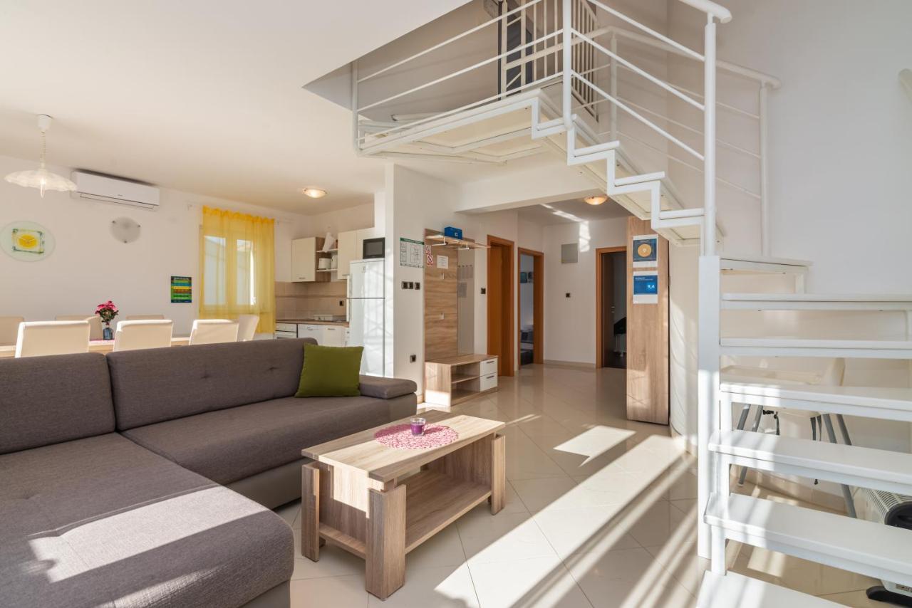 Apartment Mimoza 6, Baska, Krk Bagian luar foto