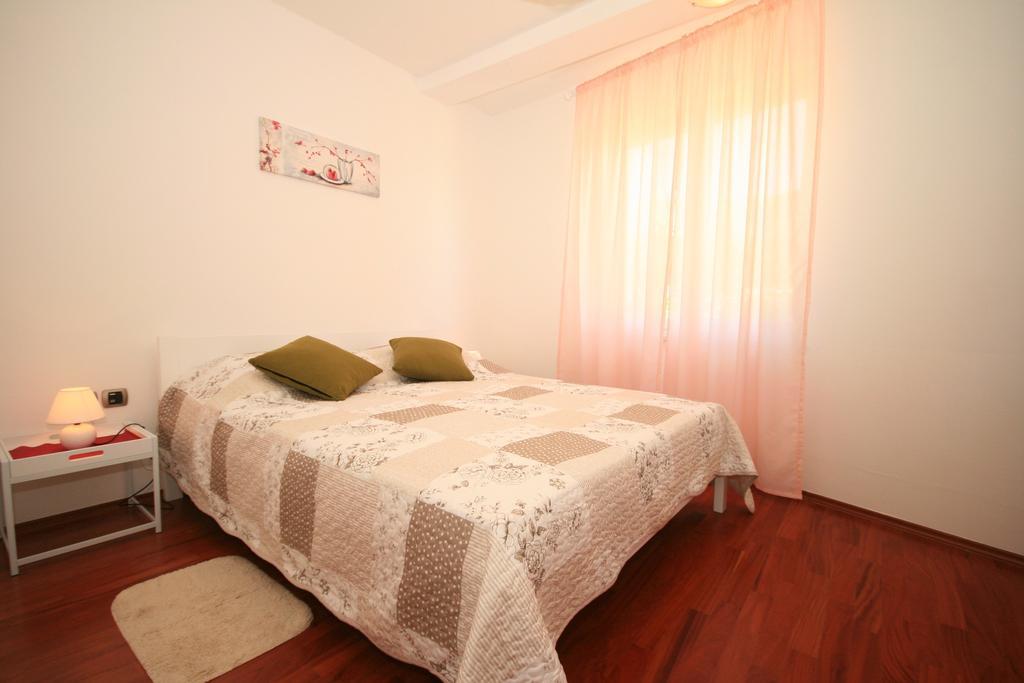 Apartment Mimoza 6, Baska, Krk Bagian luar foto