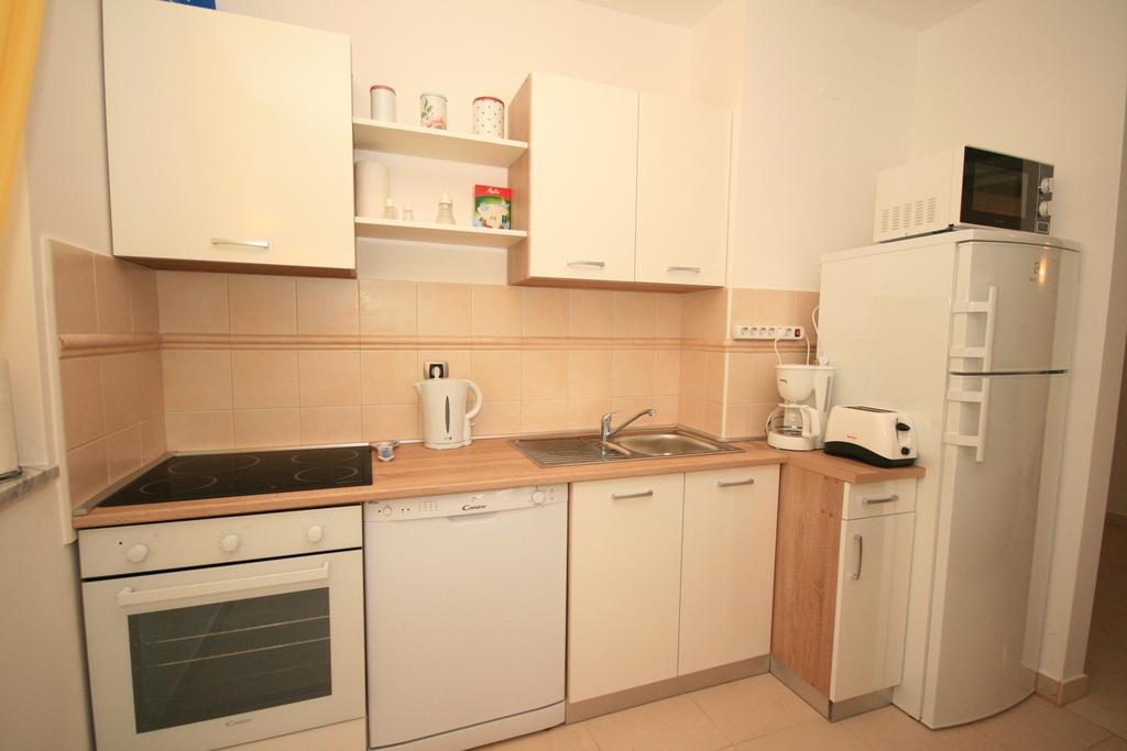 Apartment Mimoza 6, Baska, Krk Bagian luar foto